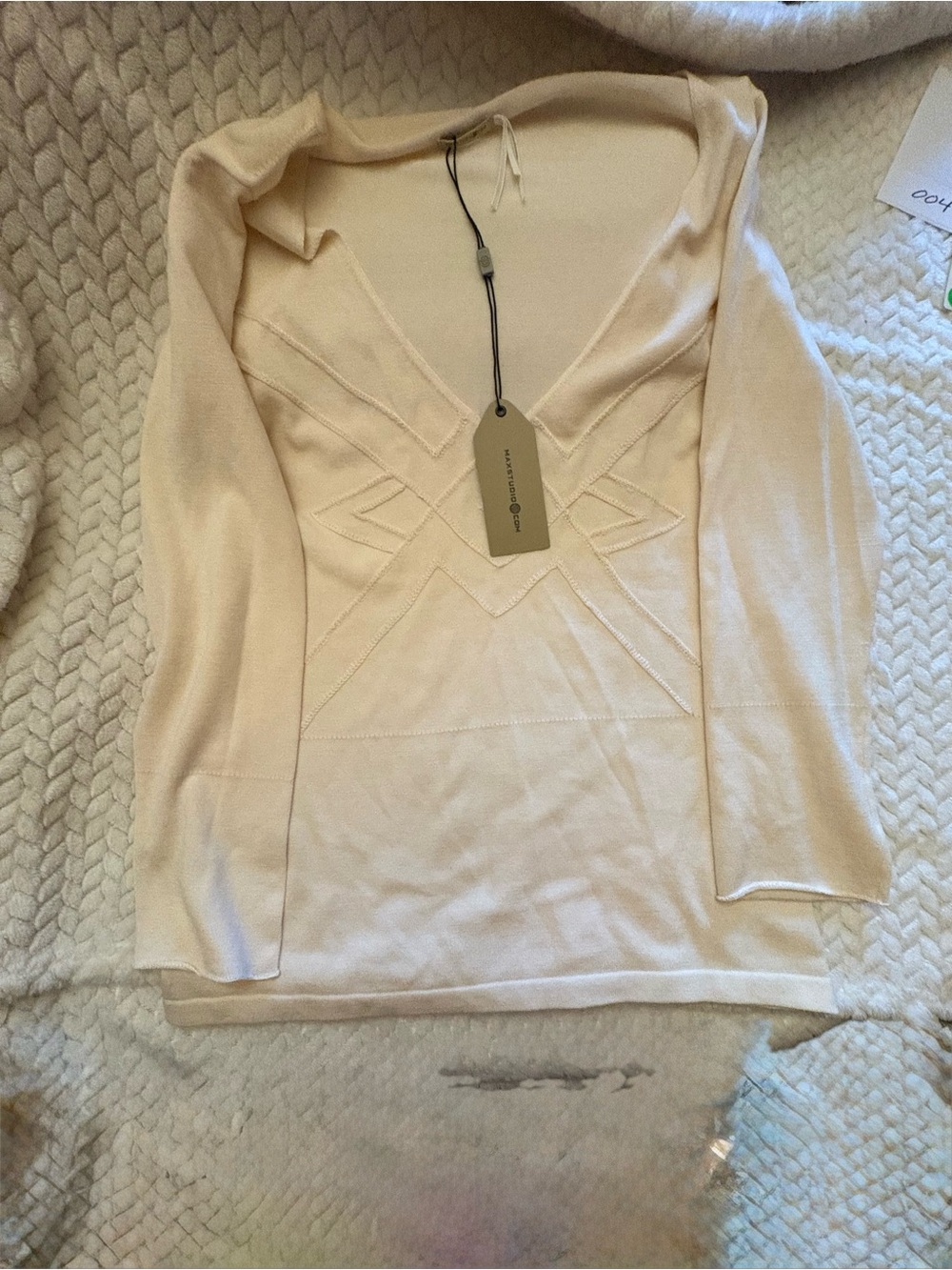 Max Studio Cream V-Neck Long Sleeve Knit Top